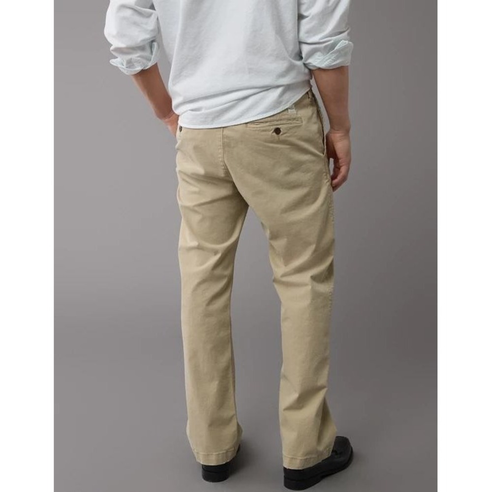 110. American Eagle  Outfitters Flex Bootcut Lived-In Khaki Pant‎ size 32/30 Men